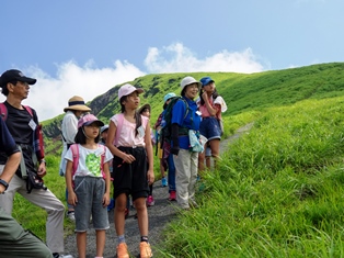 Summer Geo Site And Aso Volcanic Museum Aso City Homepage