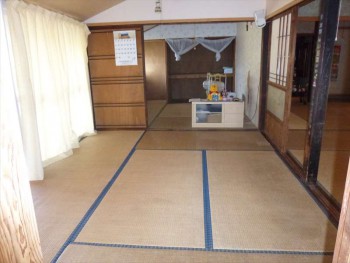 座敷横の和室