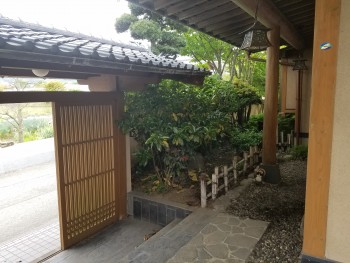 門内側２