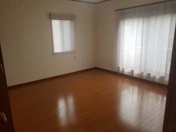 ２F　洋室