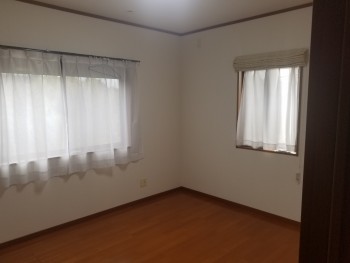 ２F　洋室