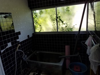 風呂（要改修）