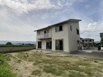 庭から建物