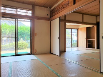 和室（廊下側より）