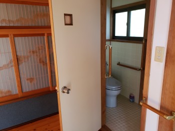 広縁突き当りトイレ