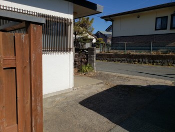 玄関前