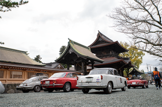 世界の名車が一同に集う